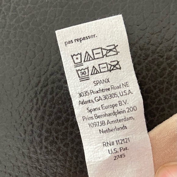 Seamless Power Series Sculpting High-Waisted Shorts - Picture 8 of 10